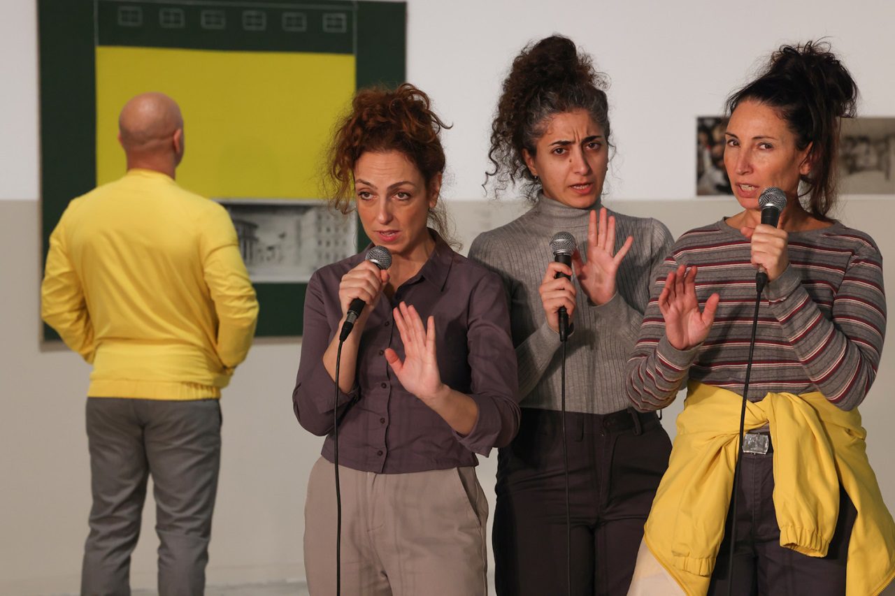 קבוצת רות קנר בתערוכה שמיני עצרת, מוזיאון תל אביב. צילום: אלדד מאסטרו