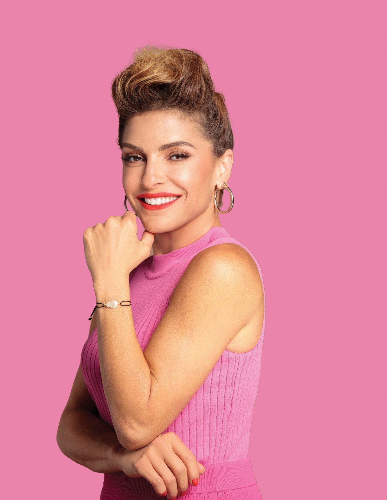 עדי אשכנזי, צמיד בעיצוב אתי קובו למען עמותת אחת מתשע. צילום: אלון שפרנסקי