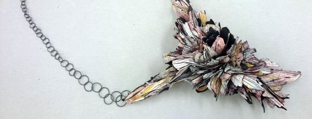 תכשיט בעיצוב עתי חן. צילומים: מ״ל