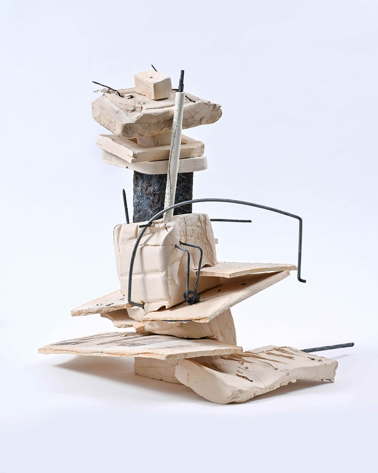 אורה אילון, בארץ אנשי הציפור. צילומים: שי בן אפרים