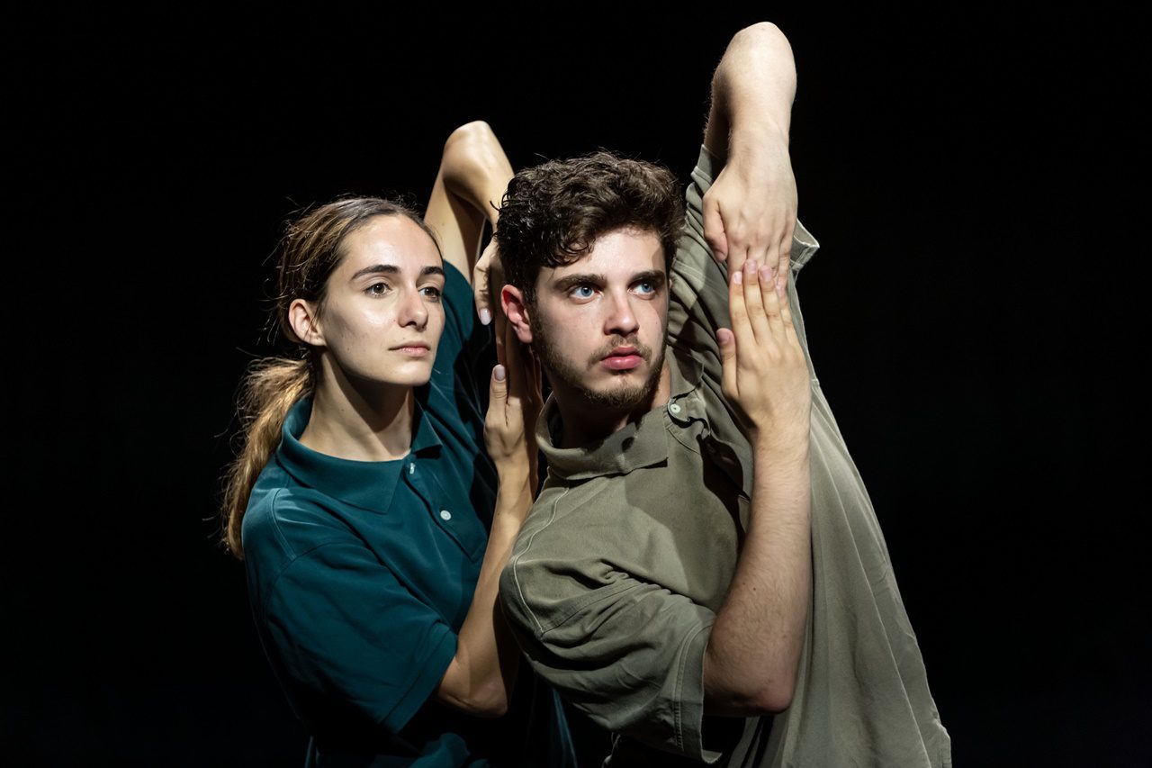 להקת המחול קמע. צילומים: כפיר בולוטין