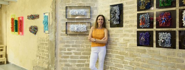 מאיה קוגן, ילדות בהרכבה בגלריה אינס. צילום: יובל חי