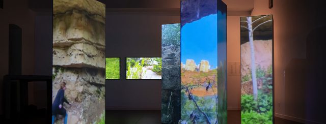 אודין שדמי, דרך נחל ראיתי עולם. צילומי הצבה: יבגני איידל