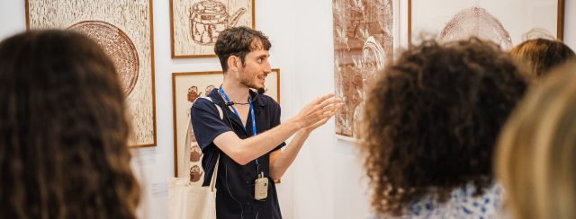סיורי פורטפוליו ביריד צבע טרי. צילומים: מ״ל