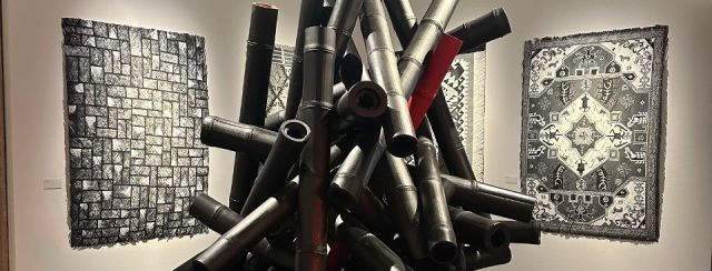 ענת חפץ בתערוכה בוונציה. צילומים: רוני חפץ