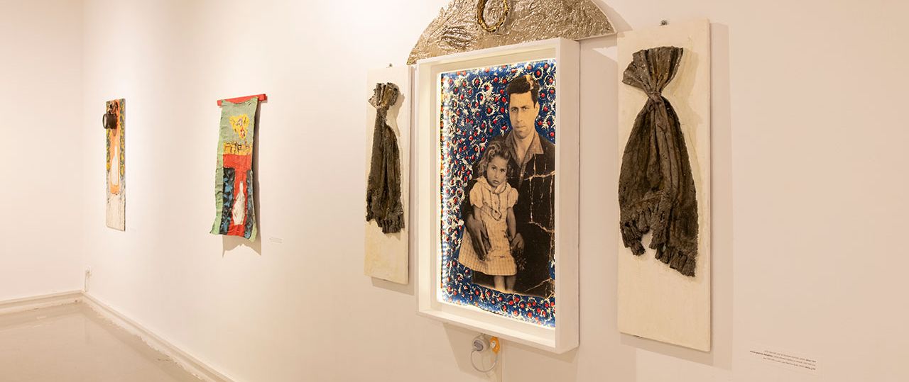 נסרין אבו בכר, חומרים מהבית. צילום: יסמין להב