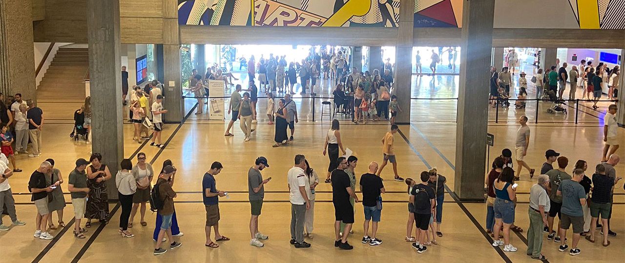 התור לתערוכת האימפרסיוניסטים. צילום: מוזיאון תל אביב לאמנות