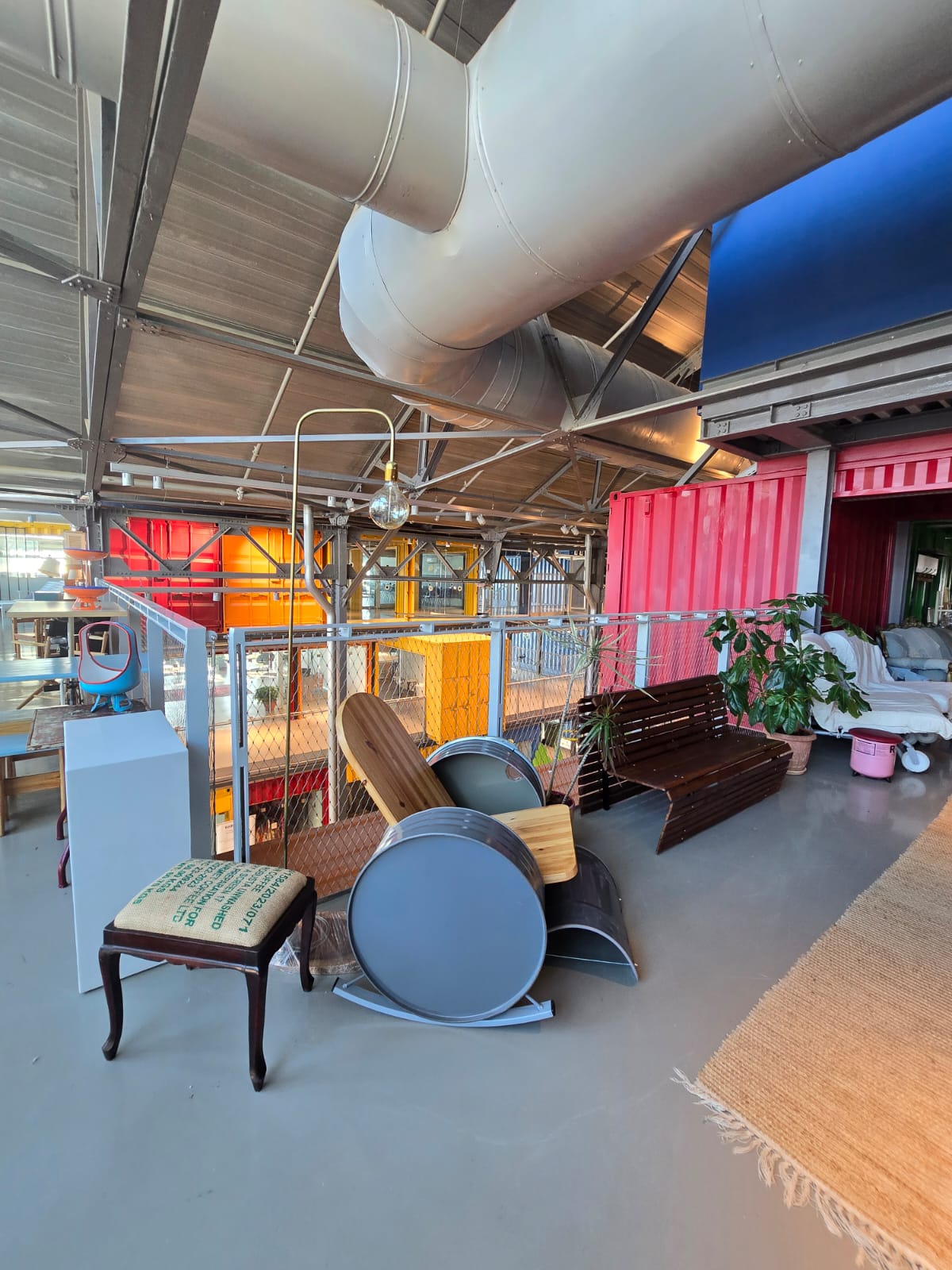 אוצרותמ"א בבית המכולות. צילומים: סיגל נמיר