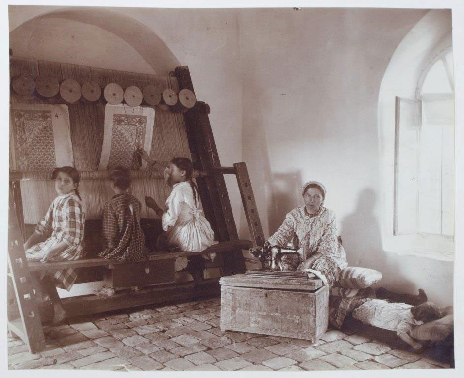 ארכיון התצלומים שבמרכז מידע לאמנות ותרבות יהודית על שם אן ואיזידור פאלק, מוזיאון ישראל