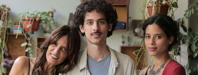 מימין: אופיר, רז ואורית אקטע. צילום: רוני חובשי