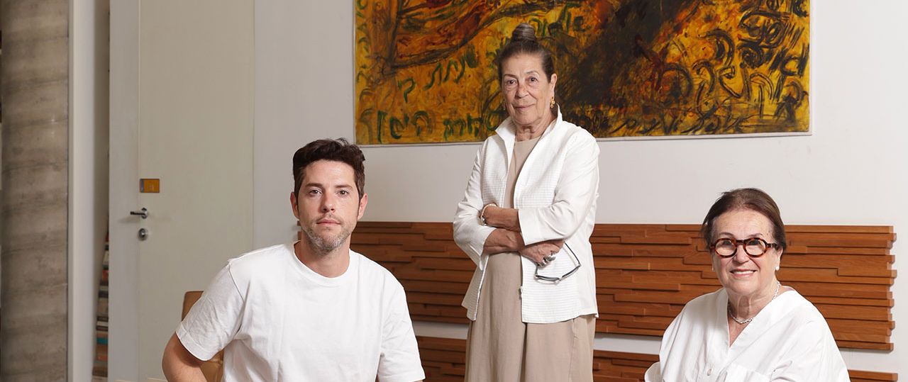 נורית וולף (מימין), נעמי גבעון, אסף הינדן. צילום: אוראל כהן