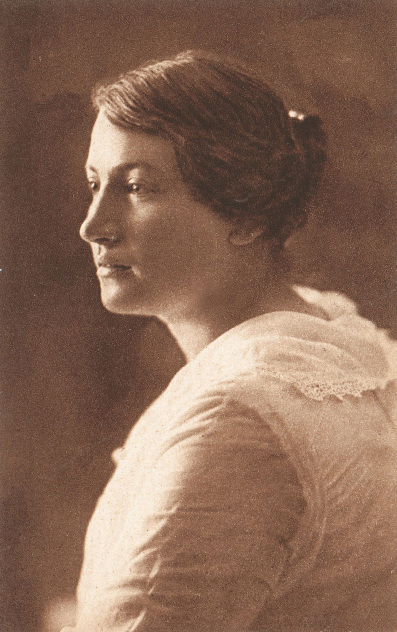 שרה אהרונסון, ארגון ניל״י. צילום: שלמה נרינסקי, ירושלים, 1910