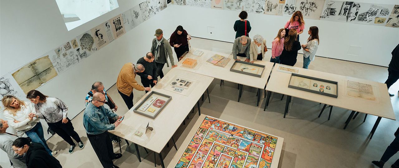 תערוכת המחווה למעצב ומאייר אפי ריבקינד״. צילום: אמנון חורש