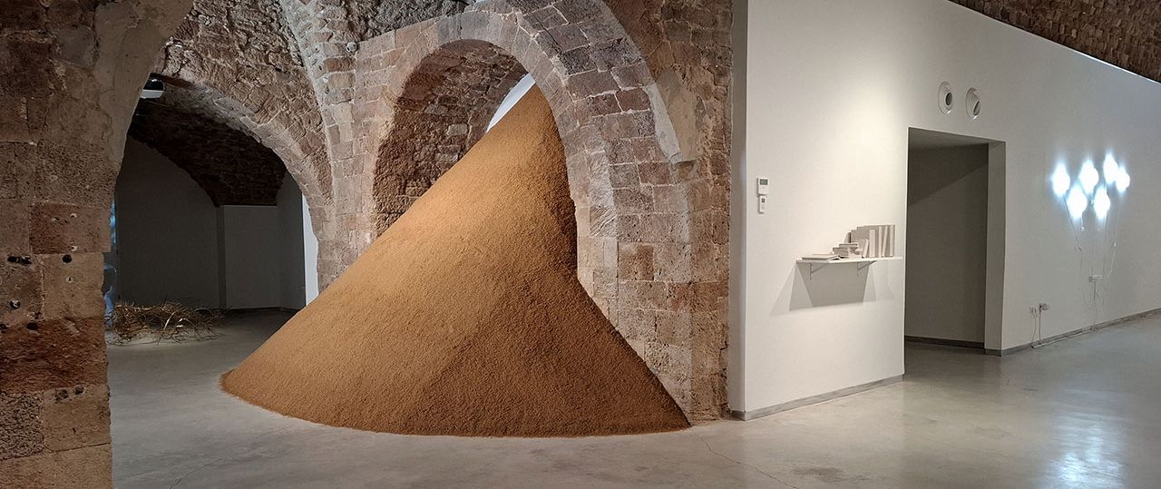 מיכל שמיר וחיימי פניכל, בשולי הדברים. צילומים: גלריה שלוש