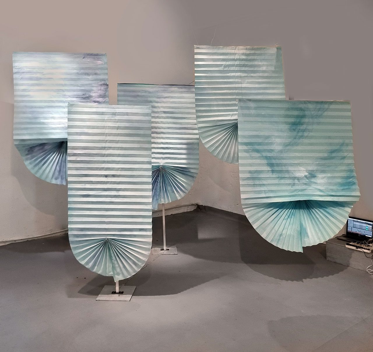 לידה שרת מסד, בשביל לעוף