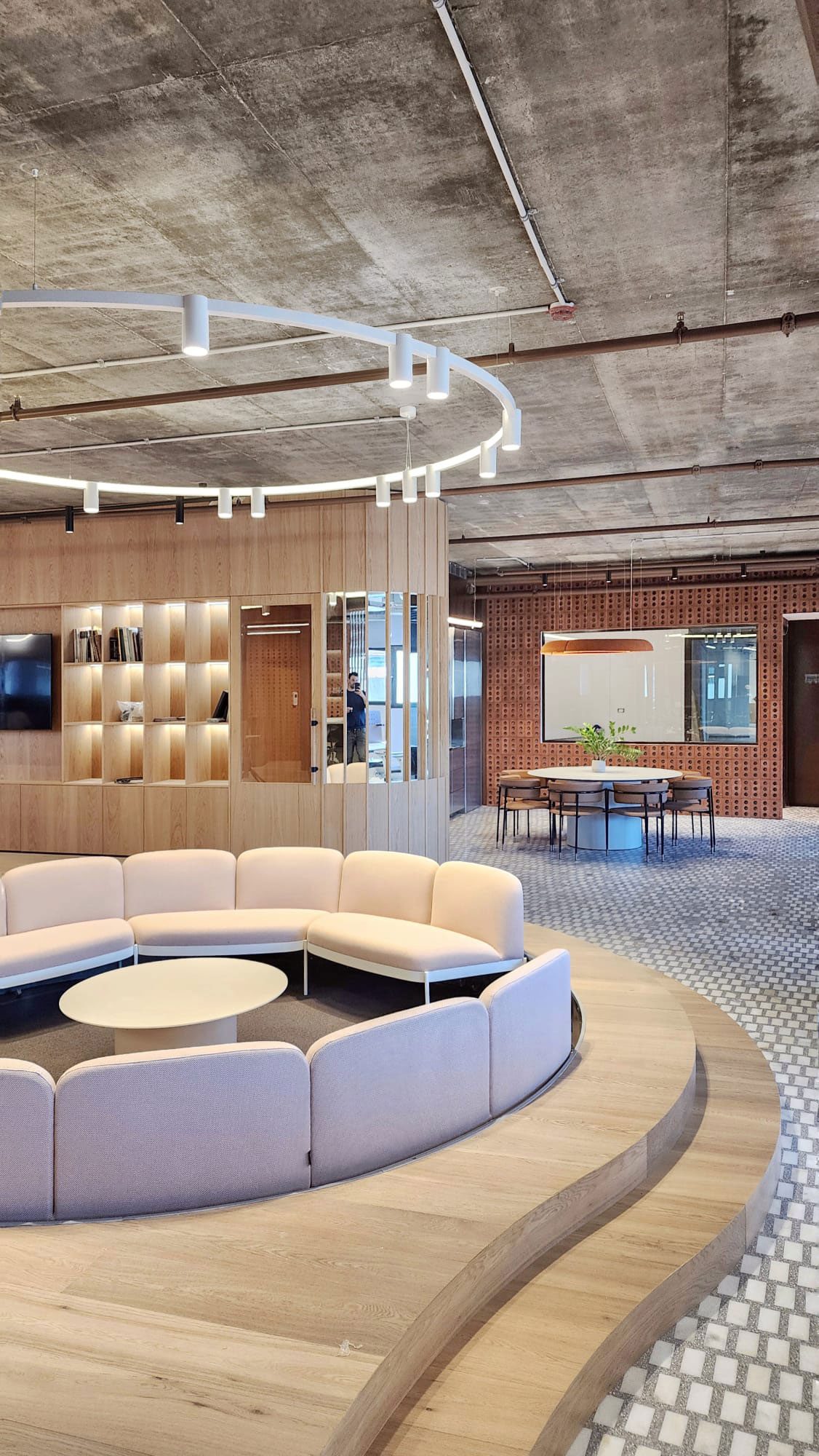 משרדי אורבך הלוי החדשים. צילומים: נועם מסקל