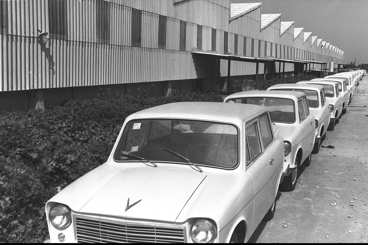 מפעל אוטוקרס בטירת כרמל, 1967. צילום: אילן ברונר