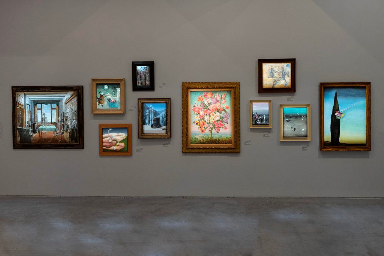 סלבדור דאלי, רנה מגריט, לאונורה קרינגטון, איב טנגי ועוד, מאוסף הסוריאליזם. צילומים: זוהר שמש, מוזיאון ישראל