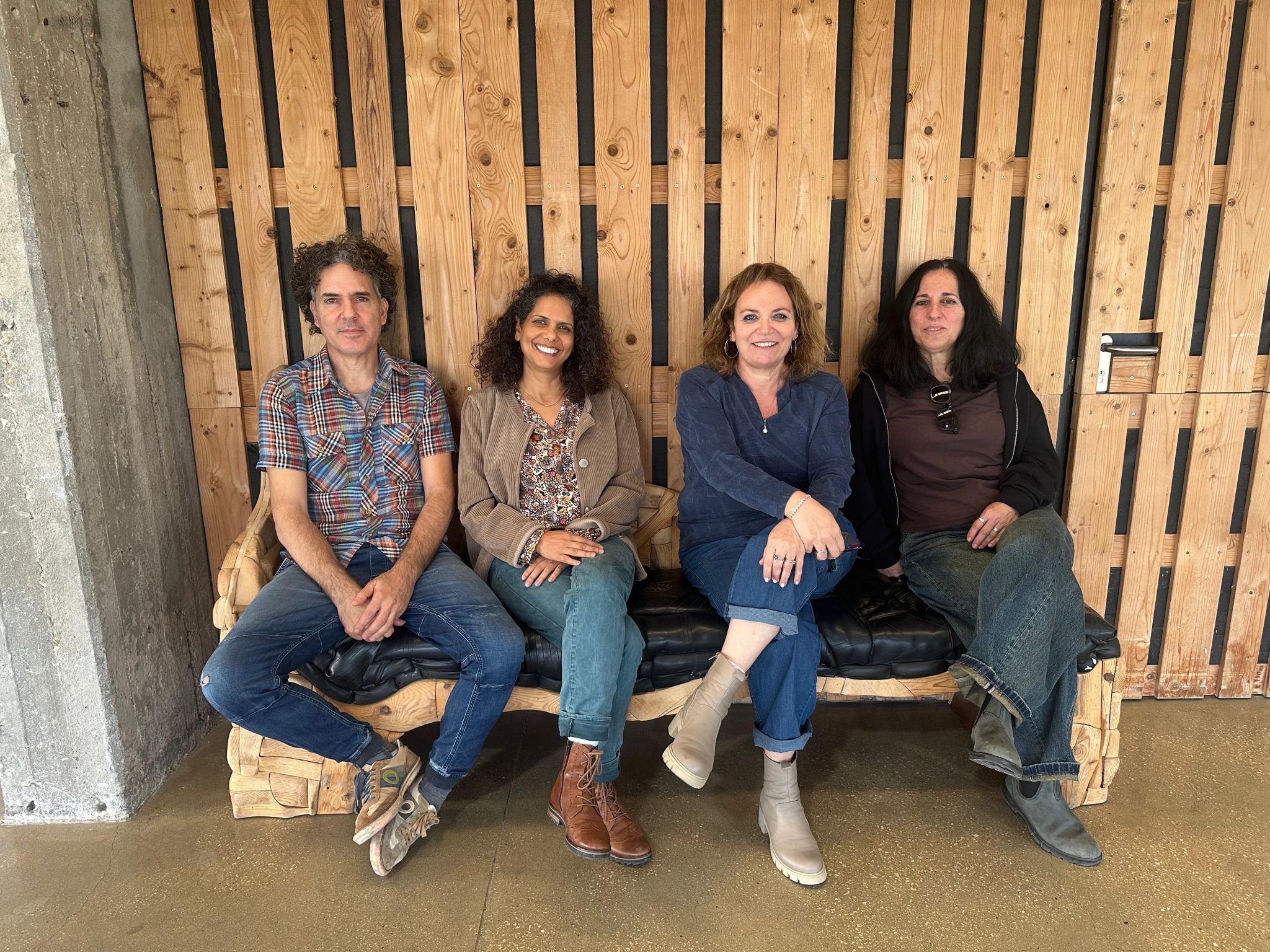 מימין לשמאל: חיה טולדנו, ריבה ולדמן, איגי ארם, ניר אוחיון. צילום: פארק המחזור חירייה