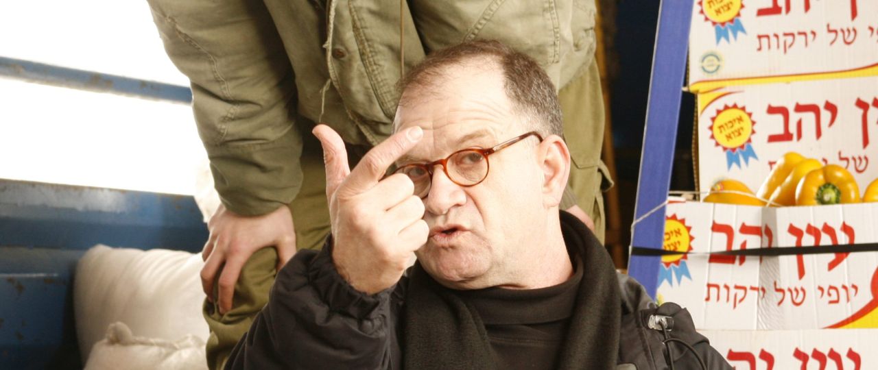 רנן שור בזמן צילומי ״הבודדים״. צילומים: ורד אדיר, באדיבות נורמה הפקות