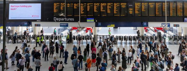 אורית סימן טוב בגלריה ברוורמן. צילומים: מ״ל