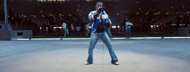 קנדריק לאמאר בהופעת המחצית של הסופרבול. צילום מסך: יוטיוב אן.אף.אל