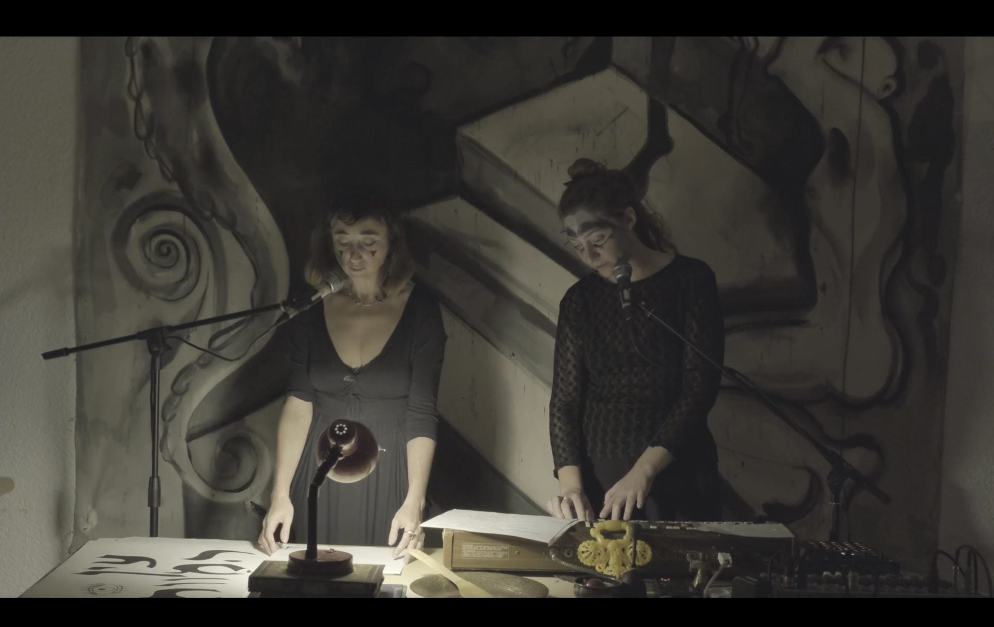 דינה יקרסון וזוהר שפיר במיצג