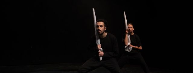 נעמי כץ וגיא אלון, למניפים. צילומים: דן בן ארי