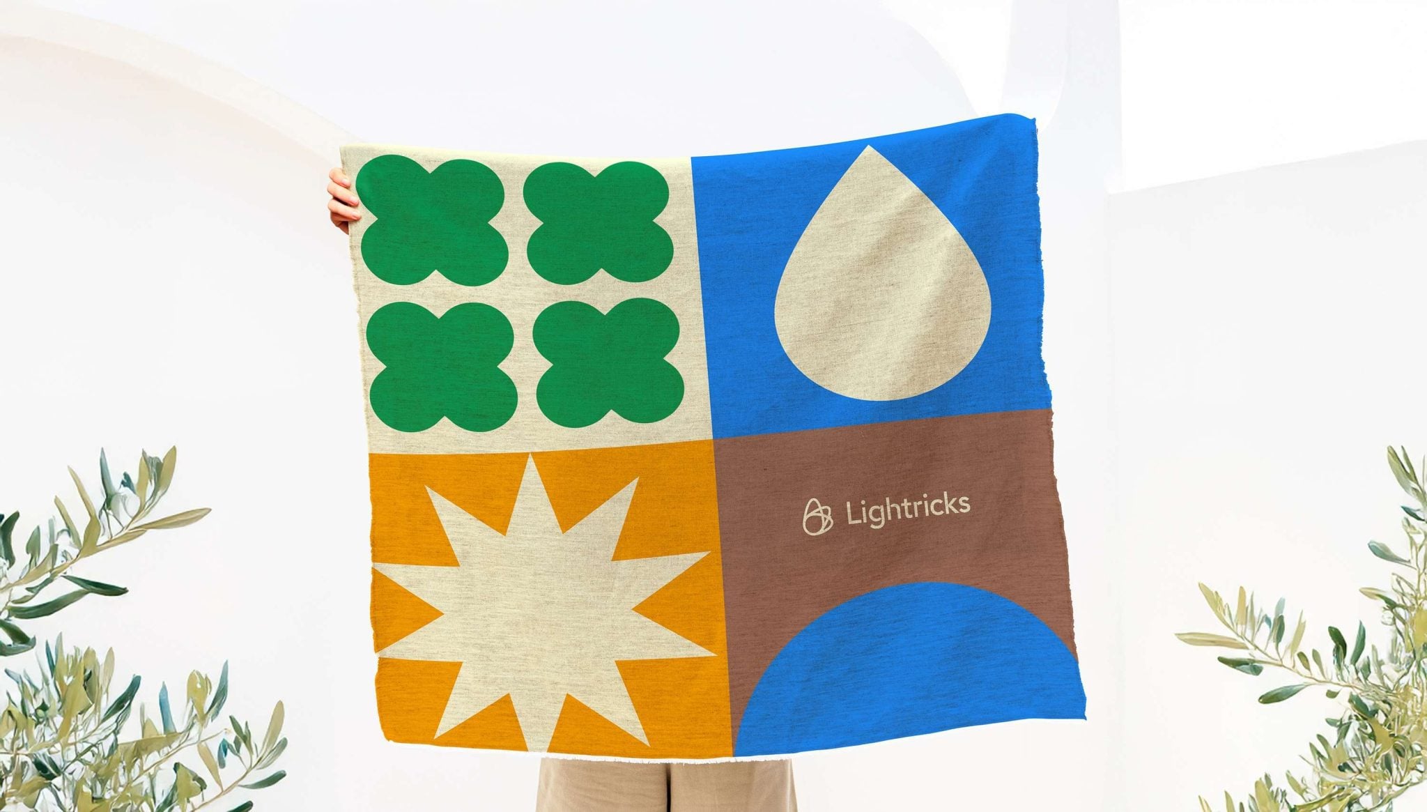 מיתוג המעבר לבניין החדש של לייטריקס. צילומים: מ״ל