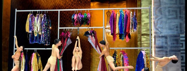 התלבושות שעיצב אורן דר ל״אריאדנה בנקסוס״ באופרה הישראלית. צילומים: יוסי צבקר