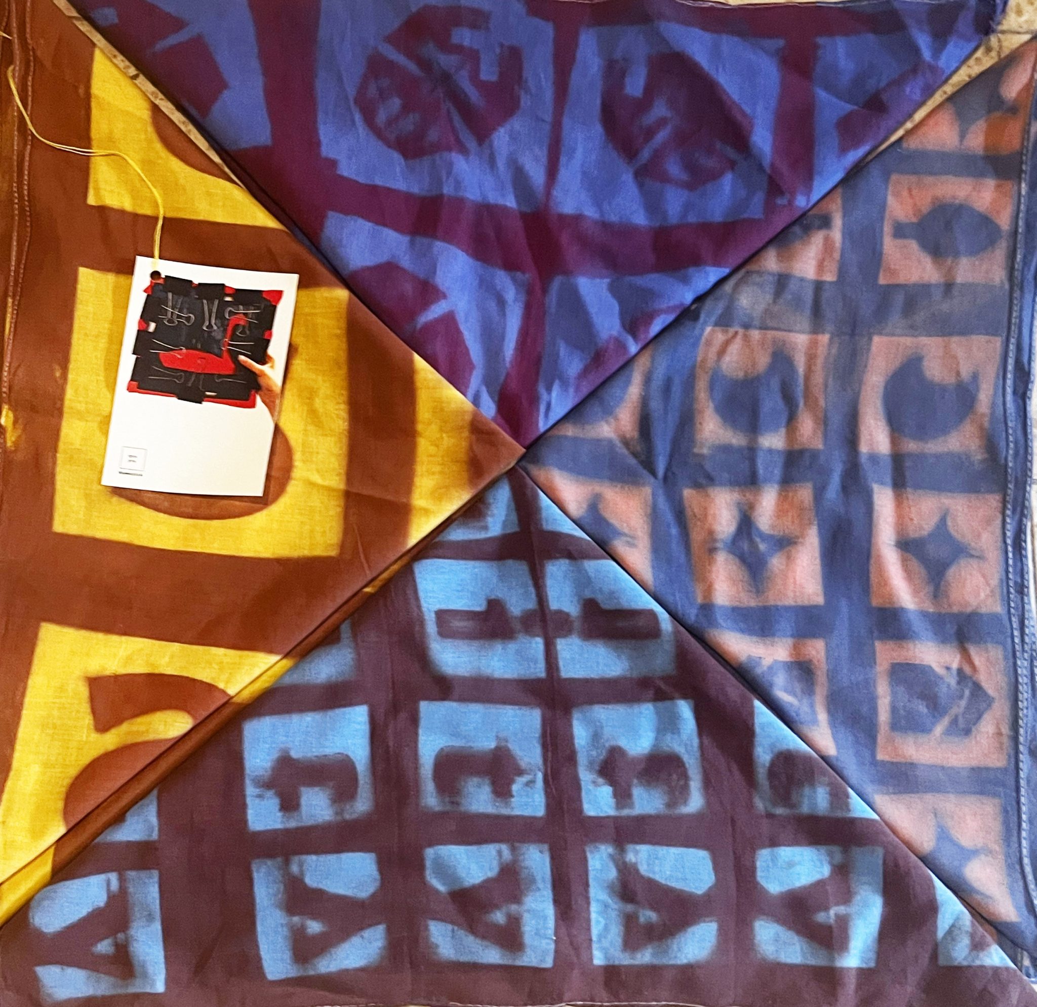 צביעת בדים בהשראת שיבורי. צילומים: מ״ל