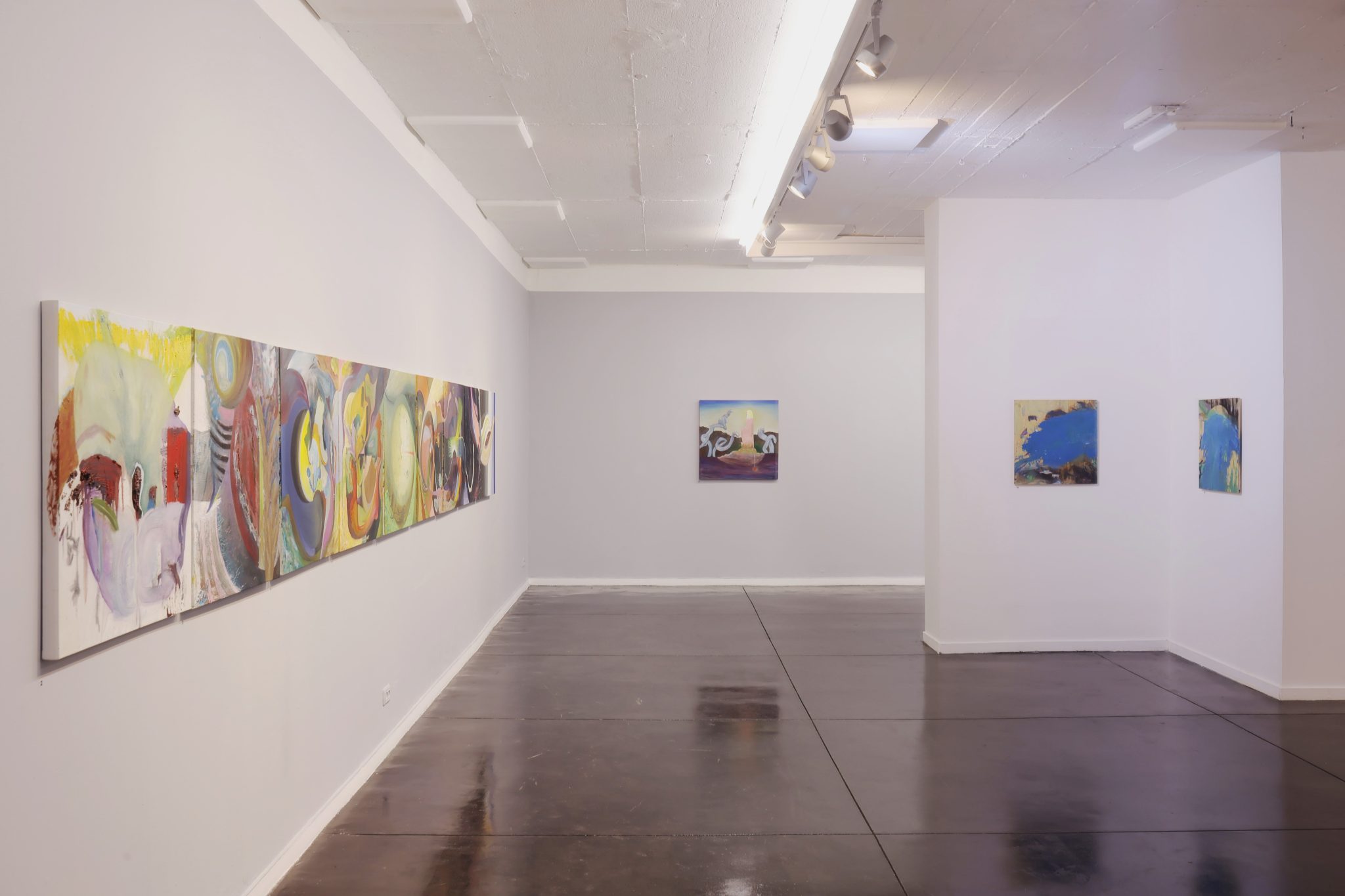 אזור החַיּוּת בגלריה רו ארט. צילום: דויד סקורי