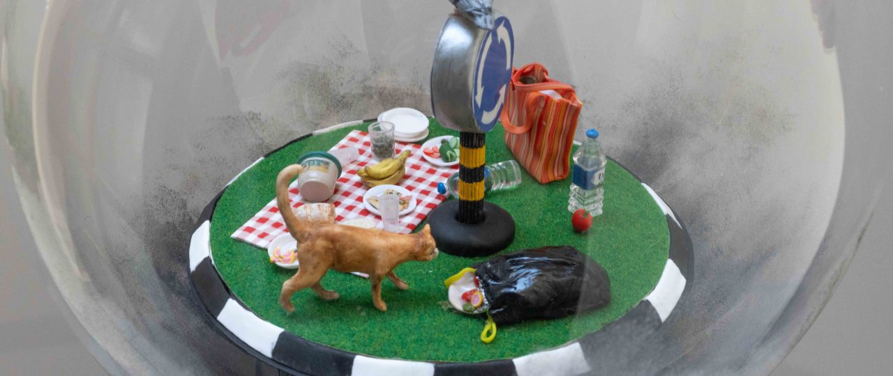 אדית פישר כץ, מתוך התערוכה ״אמנות הפיקניק״. צילום: ענבל כהן חמו