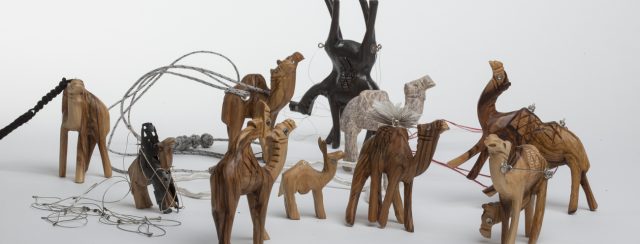 עינת לידר במוזיאון על התפר. צילומים: ליאת אלבלינג