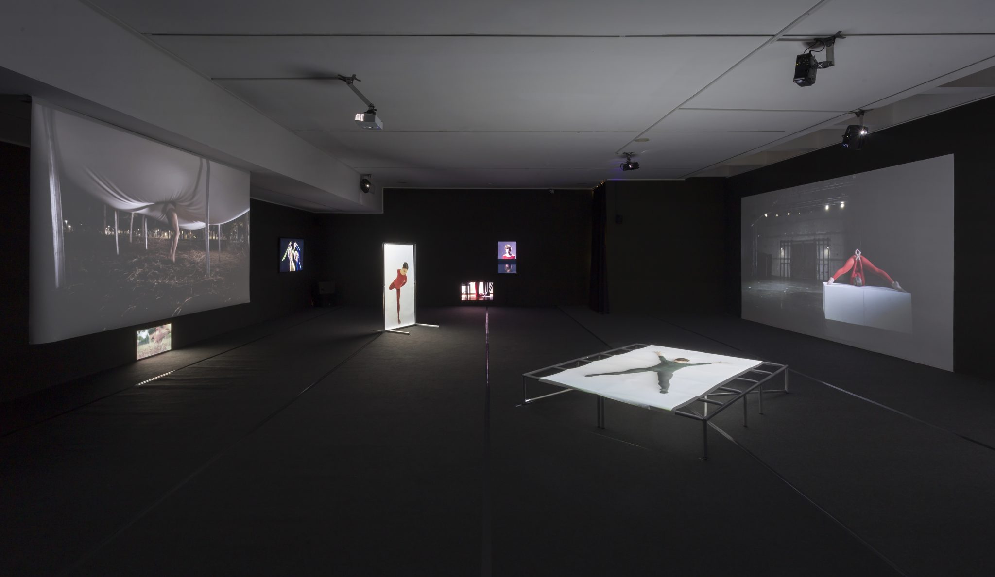 הילה בן ארי, תנועה בין קווים שבורים - מחוה להדה אורן. צילום: אלעד שריג