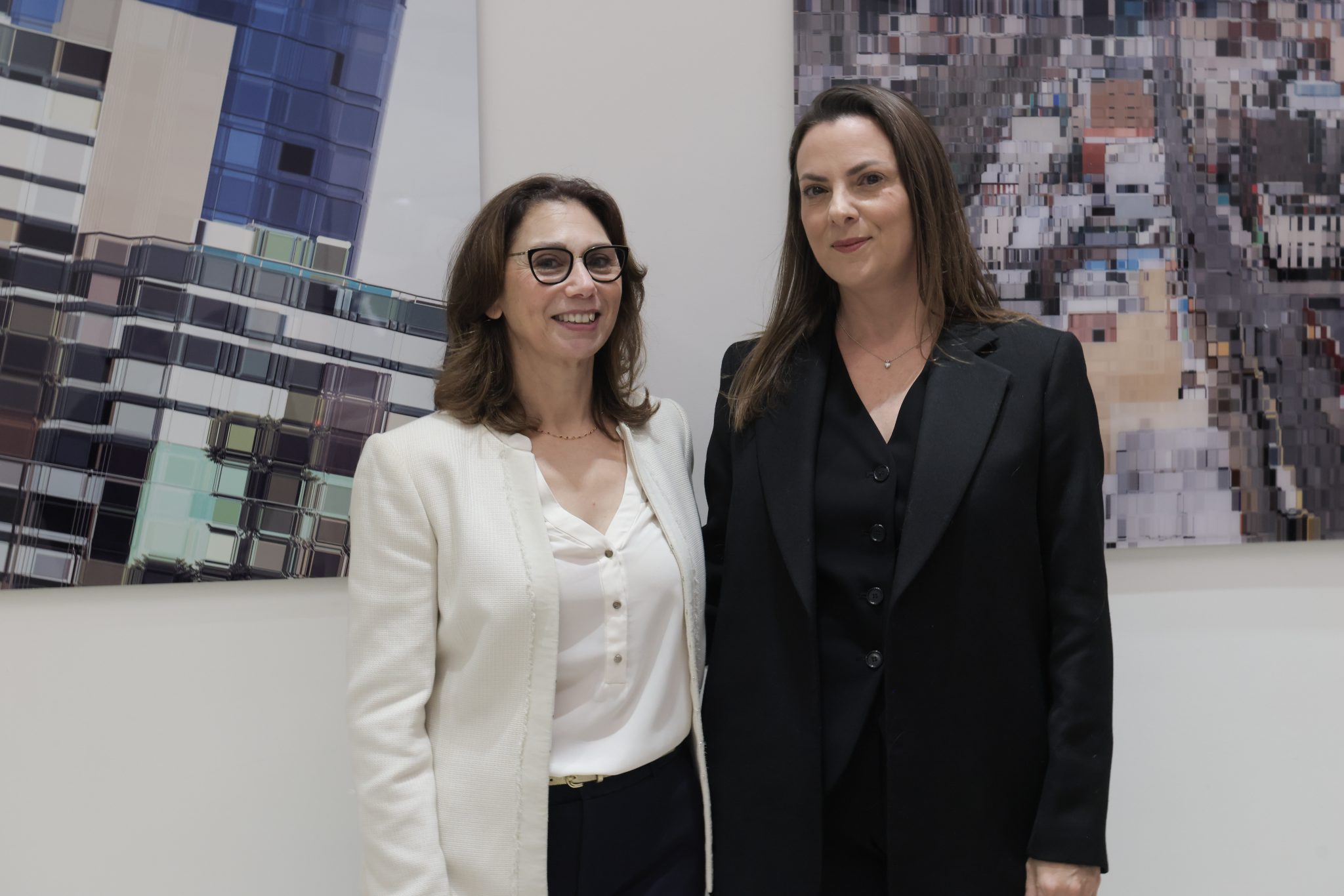 כרמית שיין (מימין) ותמר למדן. צילום: רונן טופלברג