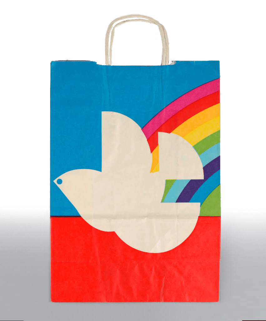 שקית נייר בעיצוב דן ריזינגר לבלומינגדיילס ניו יורק, 1979. צילום: סטודיו דן ריזינגר