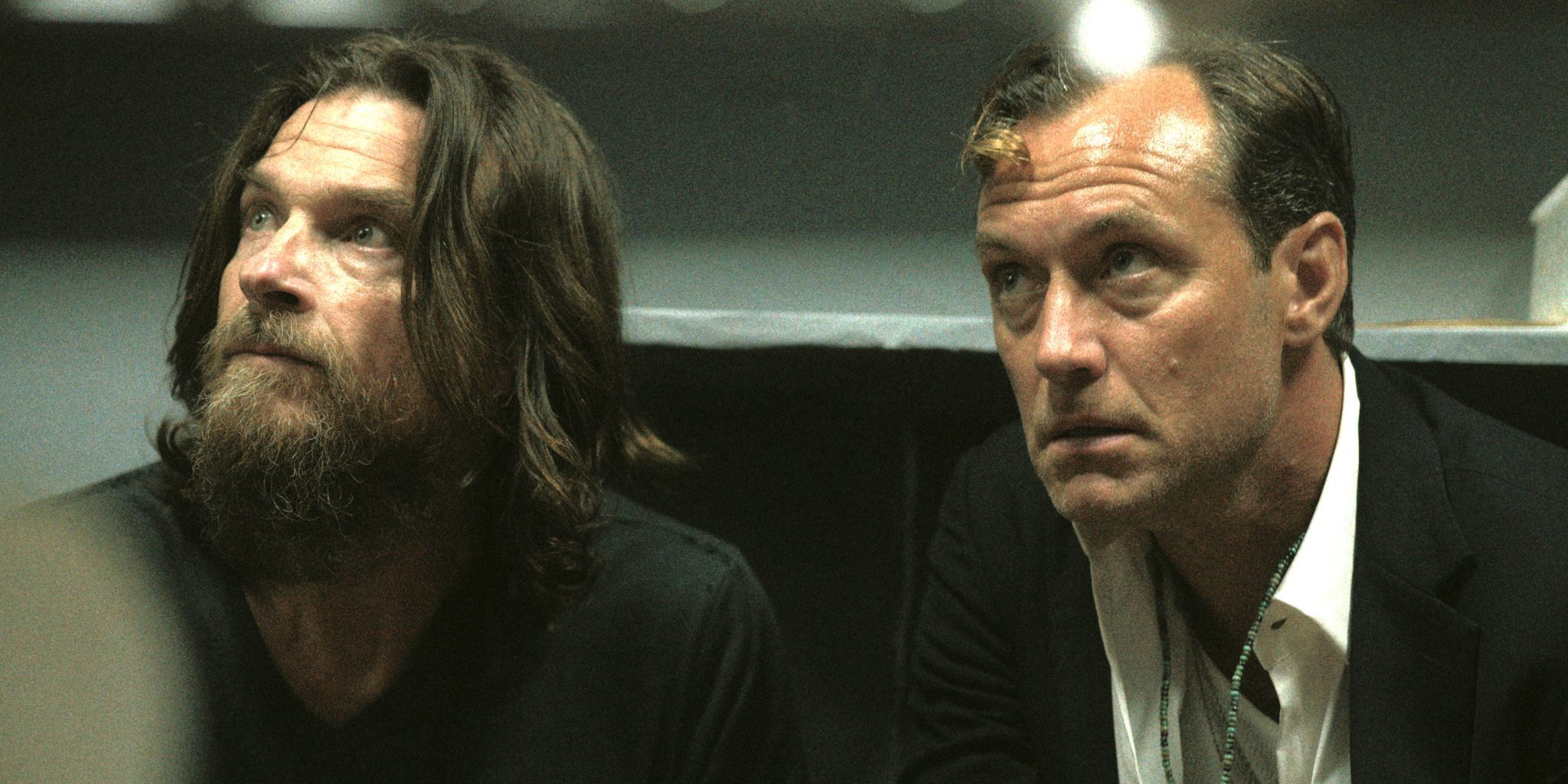 Black Rabbit. (L to R) Jason Bateman as Vince, Jude Law as Jake in episode 108 of Black Rabbit. Cr. Courtesy of Netflix © 2025