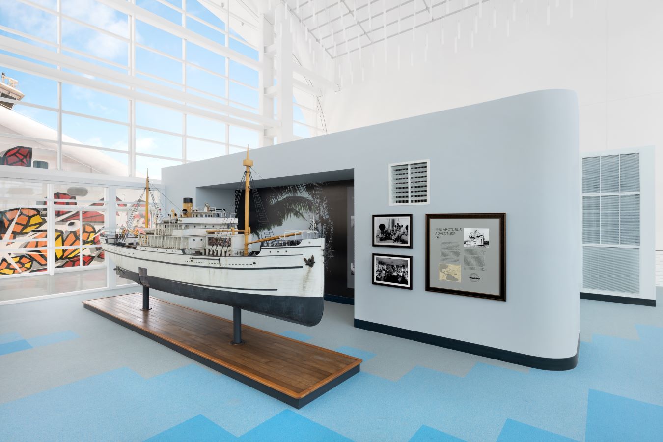 The Arcturus Adventure, מיצב של מארק דיון (2020) בנמל של מיאמי. צילום: זכארי בלבר