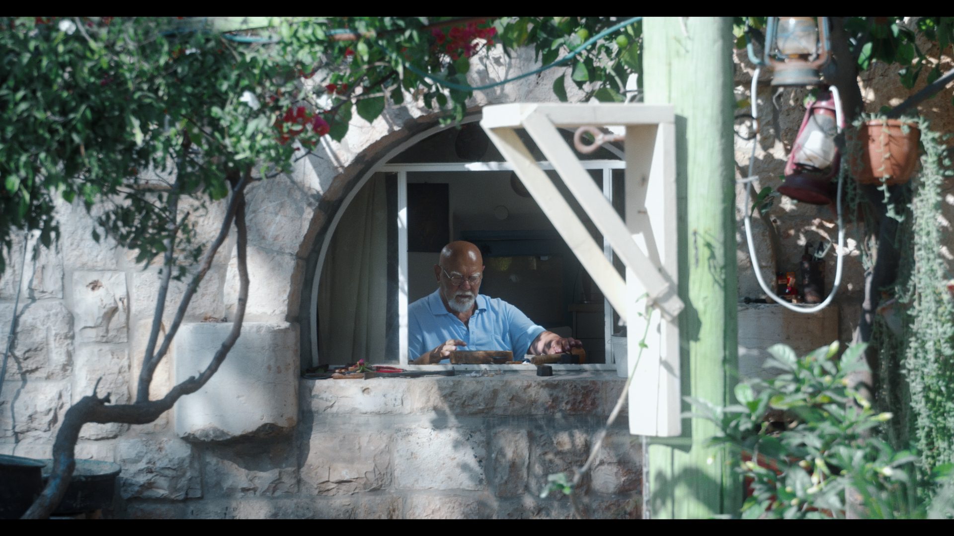 אבא אבנים ובת. צילומים: דניאל נחום