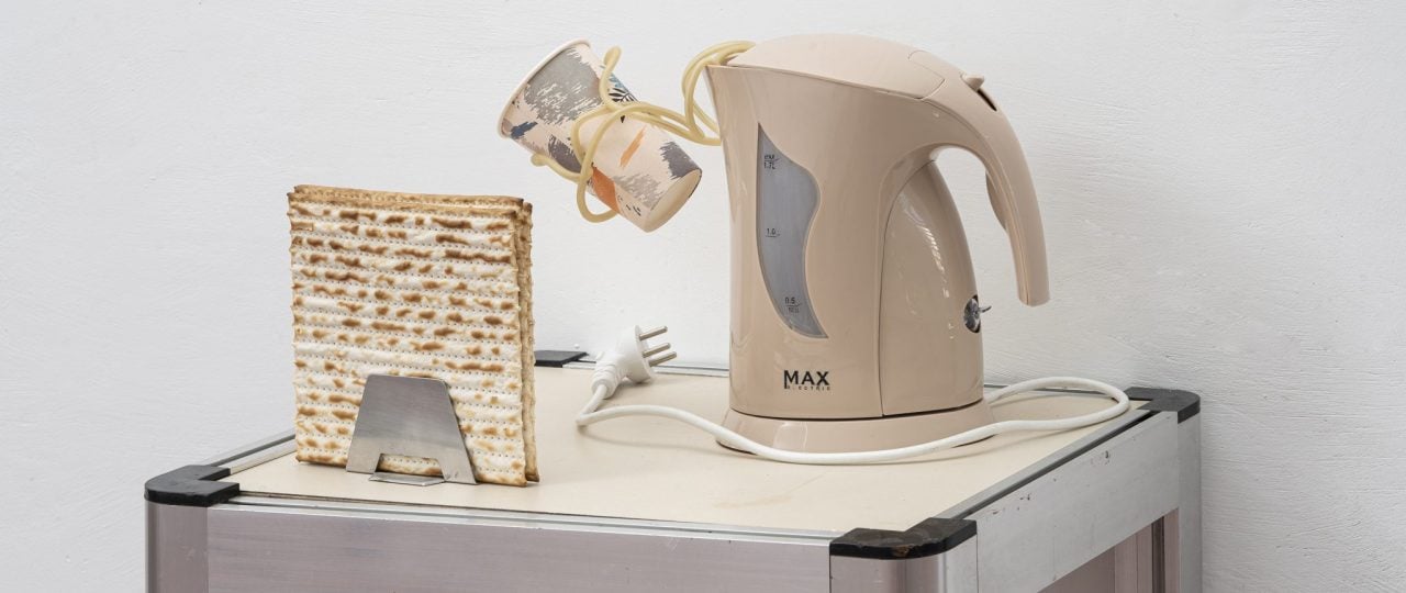 נעמה ערד, מתוך התערוכה ״חמה בנרתיקה״, גלריה זומר. צילומים: ליאת אלבלינג