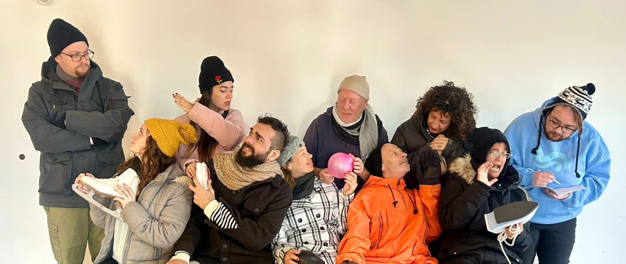 אנסמבל תיאטרון כנפיים. צילום: מיכל שעשוע