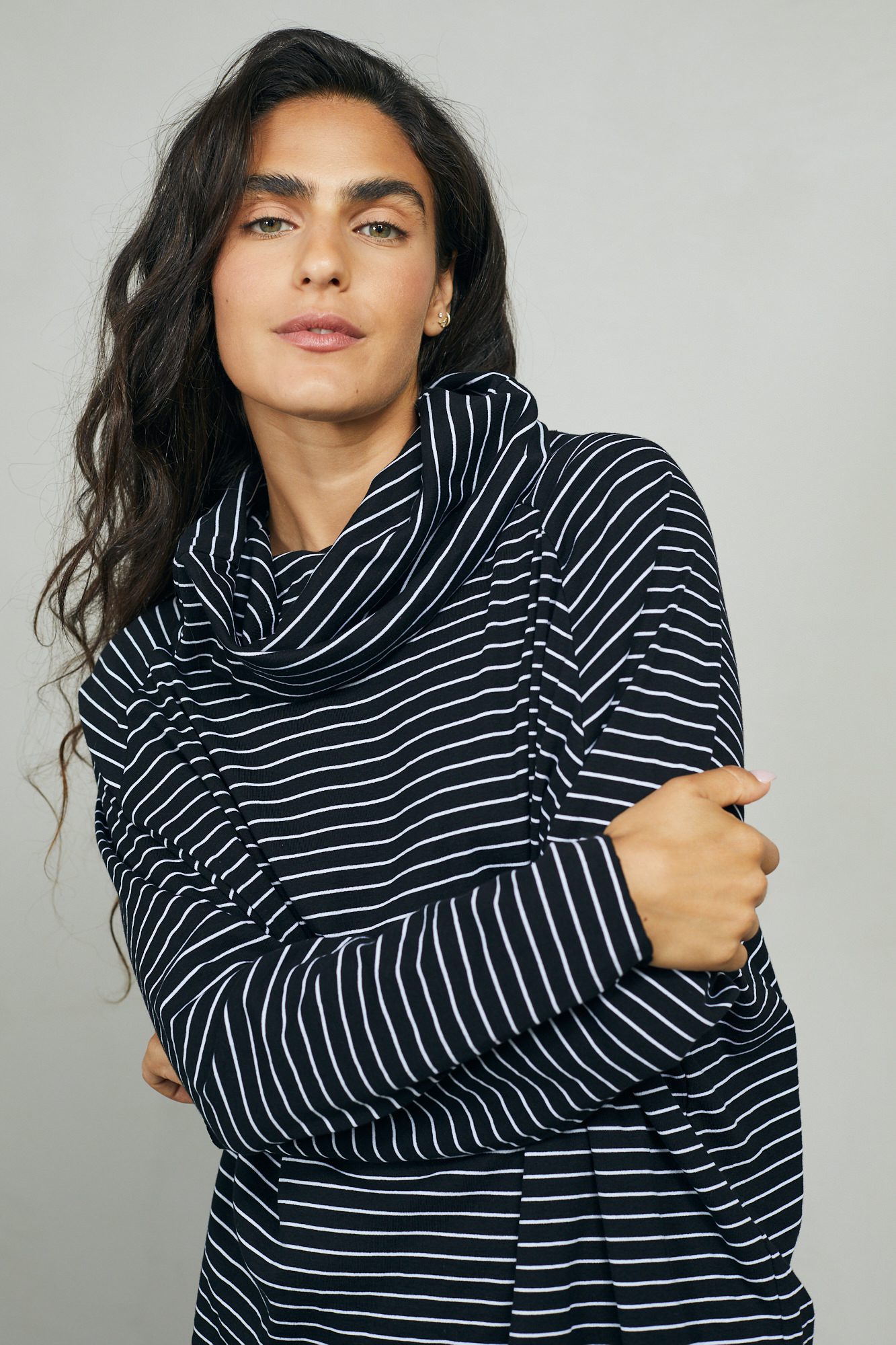 הבחירה של עתר, חולצת עדיקה פסים של MADAM BU BU . צילום: עמית אופק