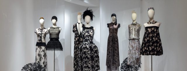 דורין פרנקפורט, פועלת אופנה, מוזיאון אשדוד. צילום: אלעד שריג