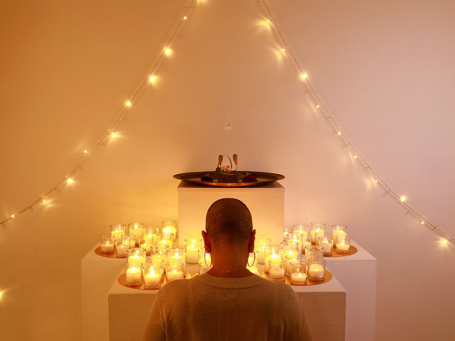 מנוחה נכונה - מקדש הגעגועים, 2020, הגלריה העירונית ראשון לציון. צילום: מלכיאלה בן שבת