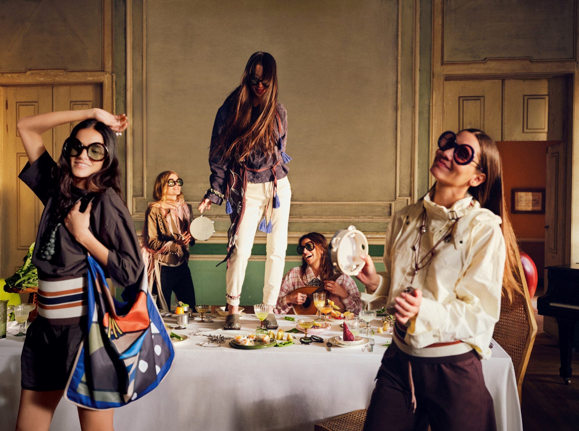 רגעים סביב השולחן ב־Parfois. צילומים: מ״ל