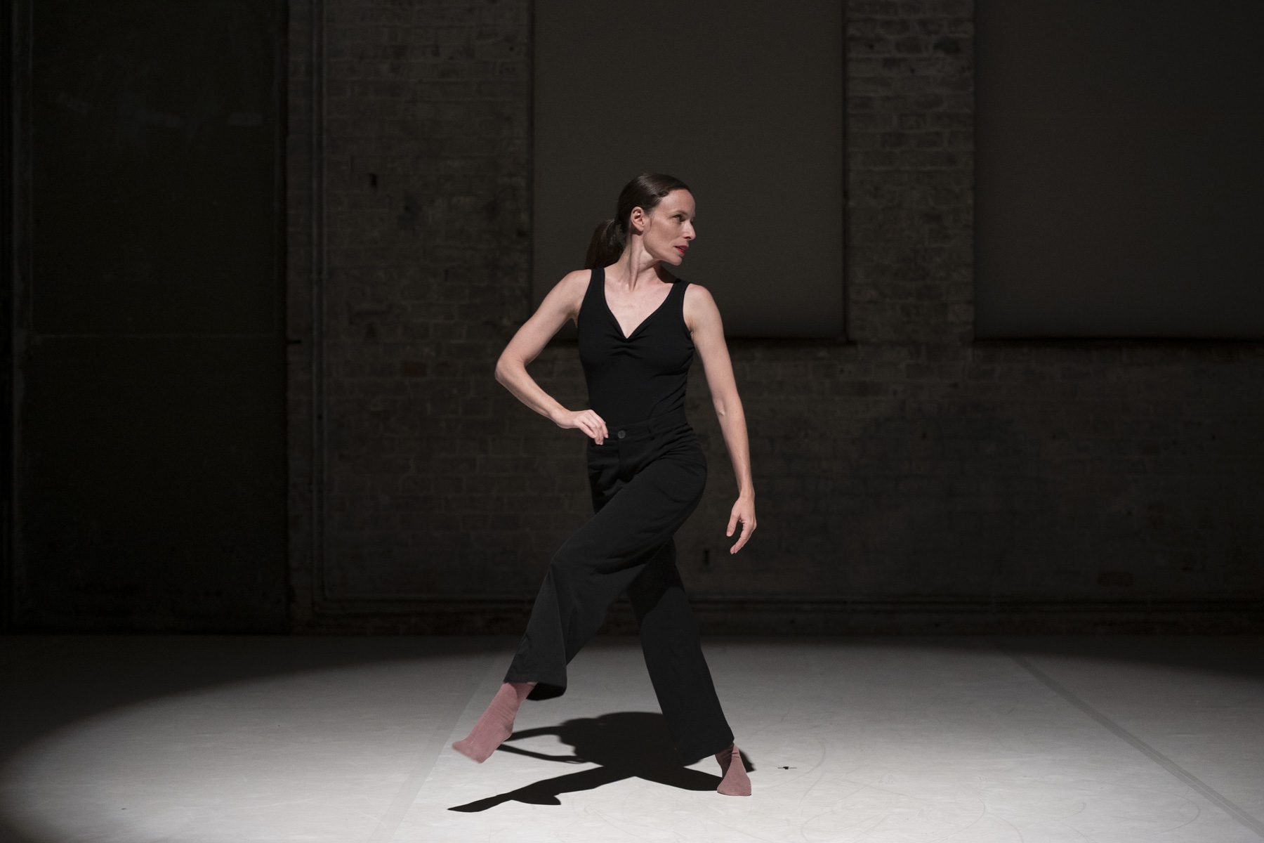 a dance piece. צילומים: דייטר הארטוויג, נטשה שחנס