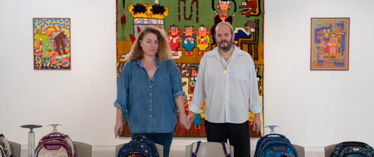 גיא מורג צפלביץ׳ וקרן שפילשר בגלריה העירונית רמת השרון. צילום: דניאל חנוך