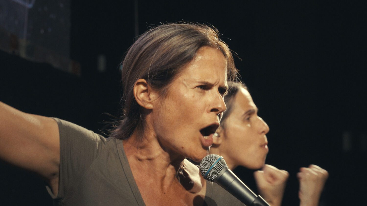 שקמה ברסלר בהפגנה כנגד ההפיכה המשפטית. צילום: איתי רזיאל